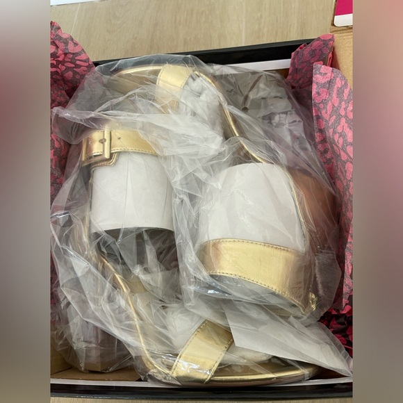 Dollhouse Clear heel Gold Heel Sandals 7 NEW - Picture 6 of 8